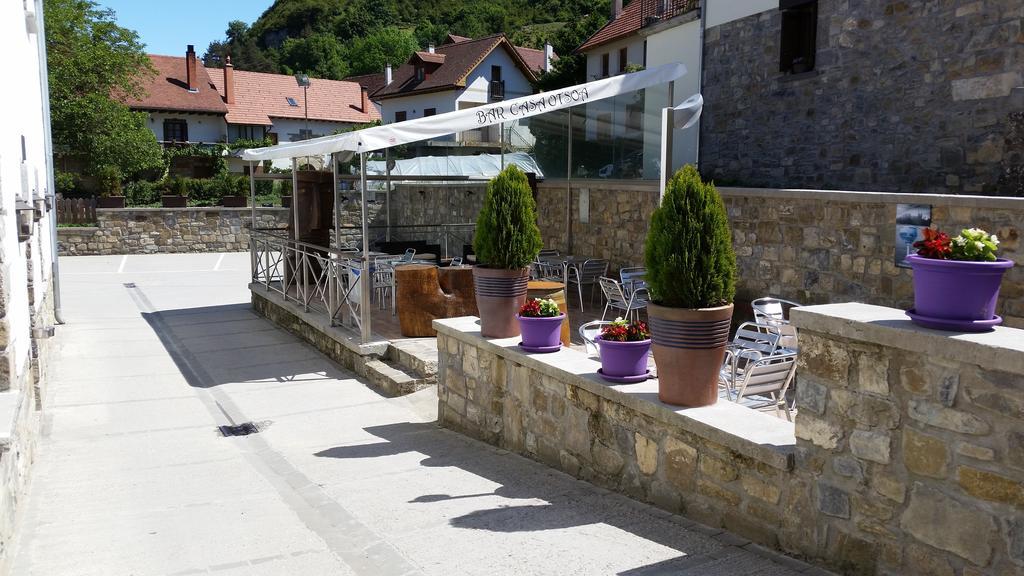 Hostal Otsoa Escároz Exteriör bild