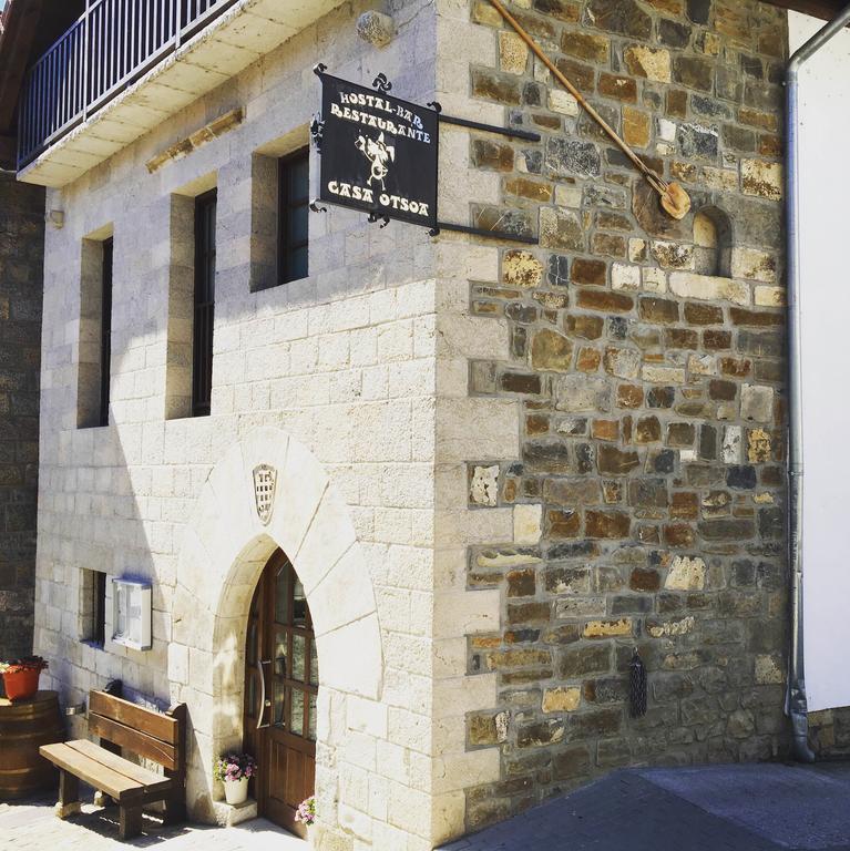 Hostal Otsoa Escároz Exteriör bild